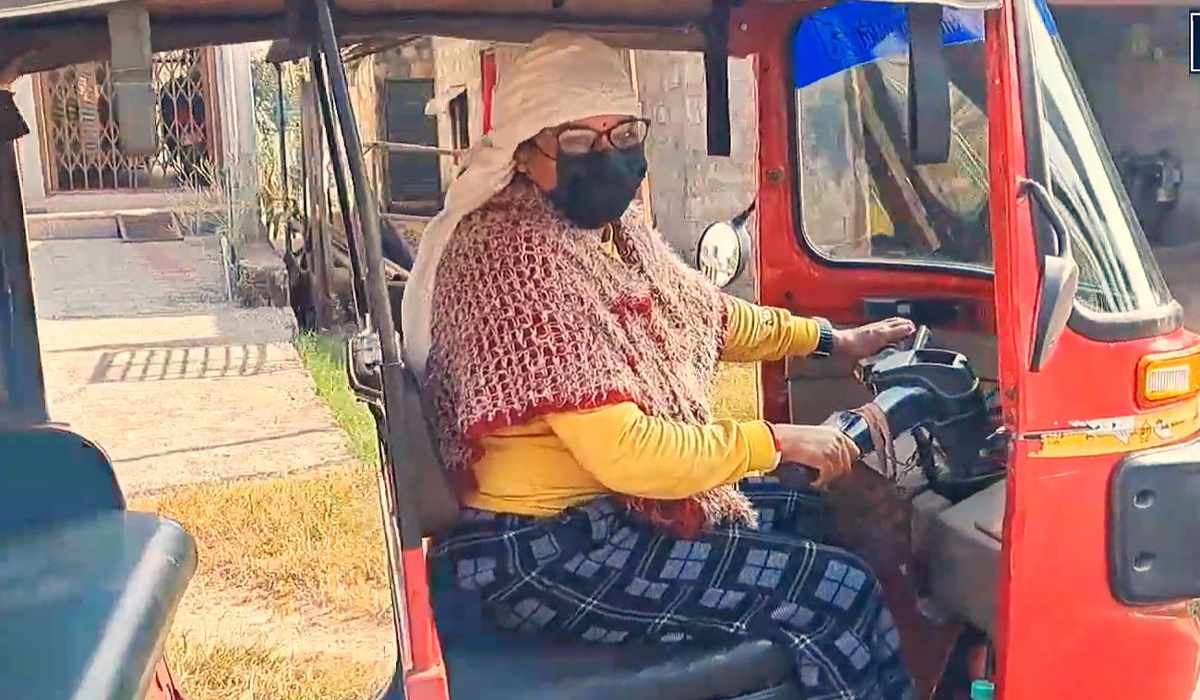 अटो रिक्साले फेरिएको अनिताको जीवन